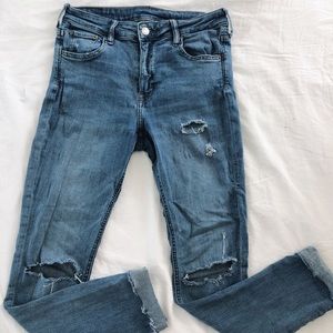 {H&M} Distressed Skinny Jeans